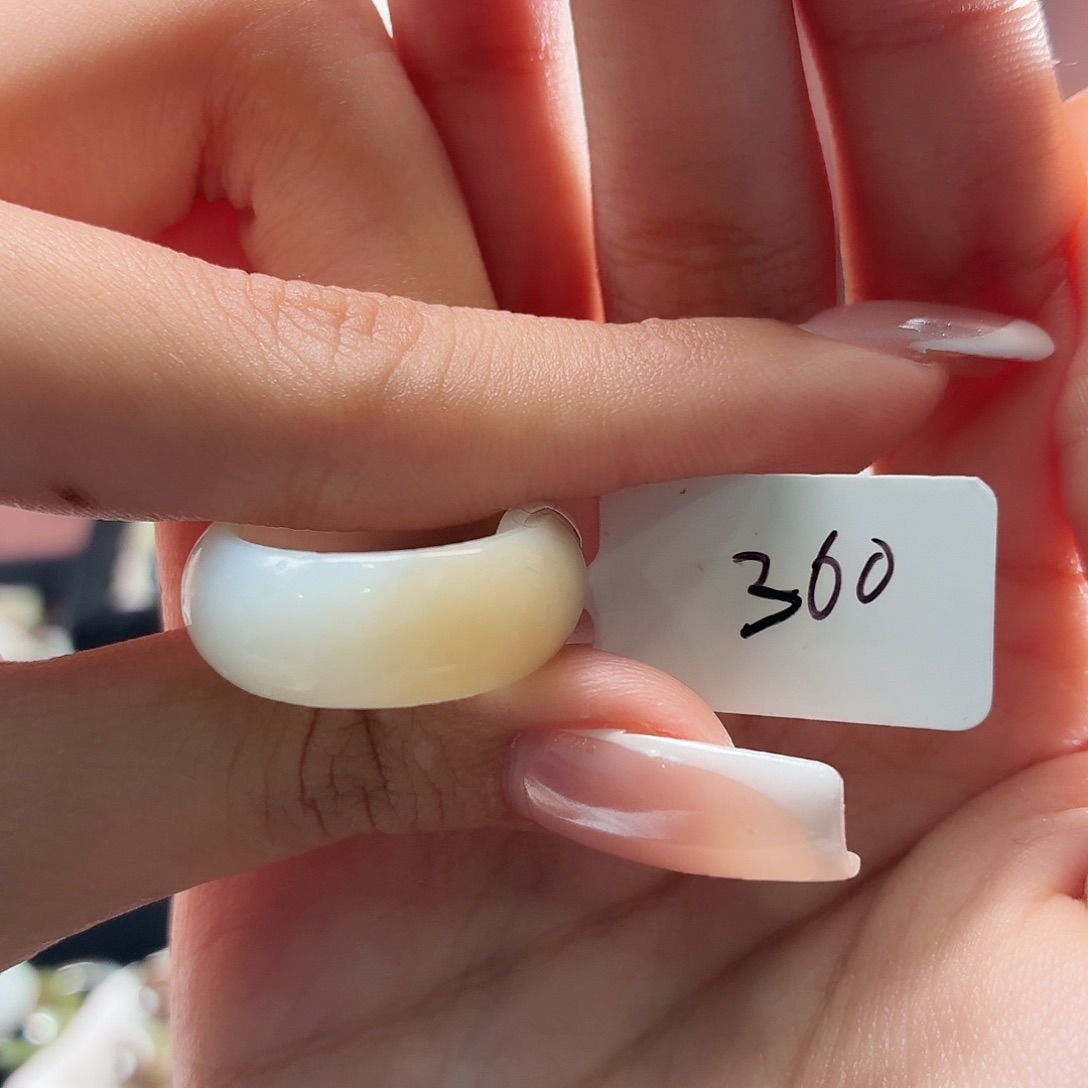 和田玉未镶嵌戒指奶茶糖白半山水15/16