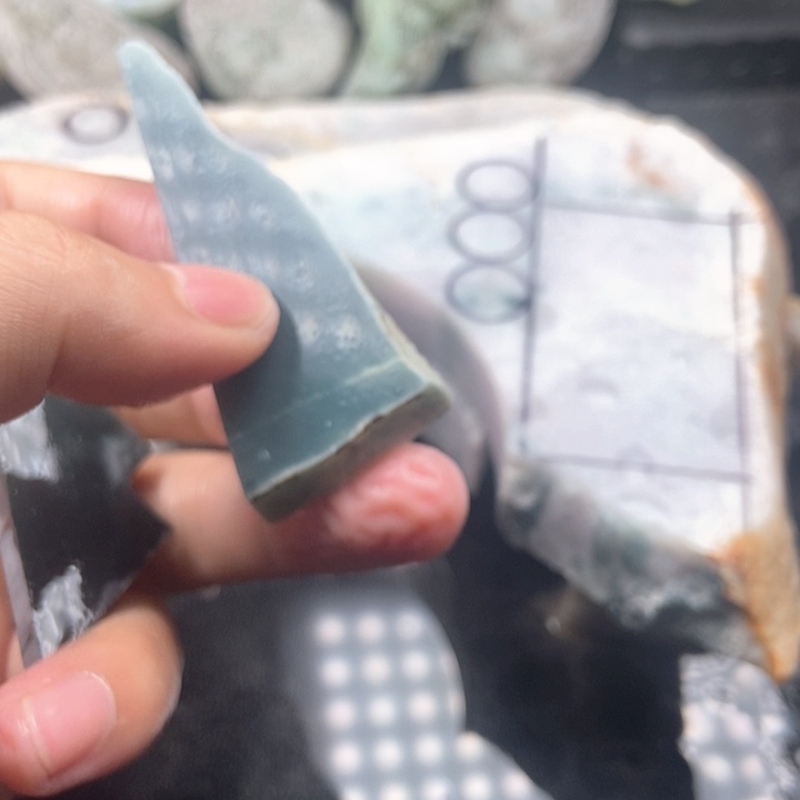 翡翠未镶嵌颈饰十*份翡翠