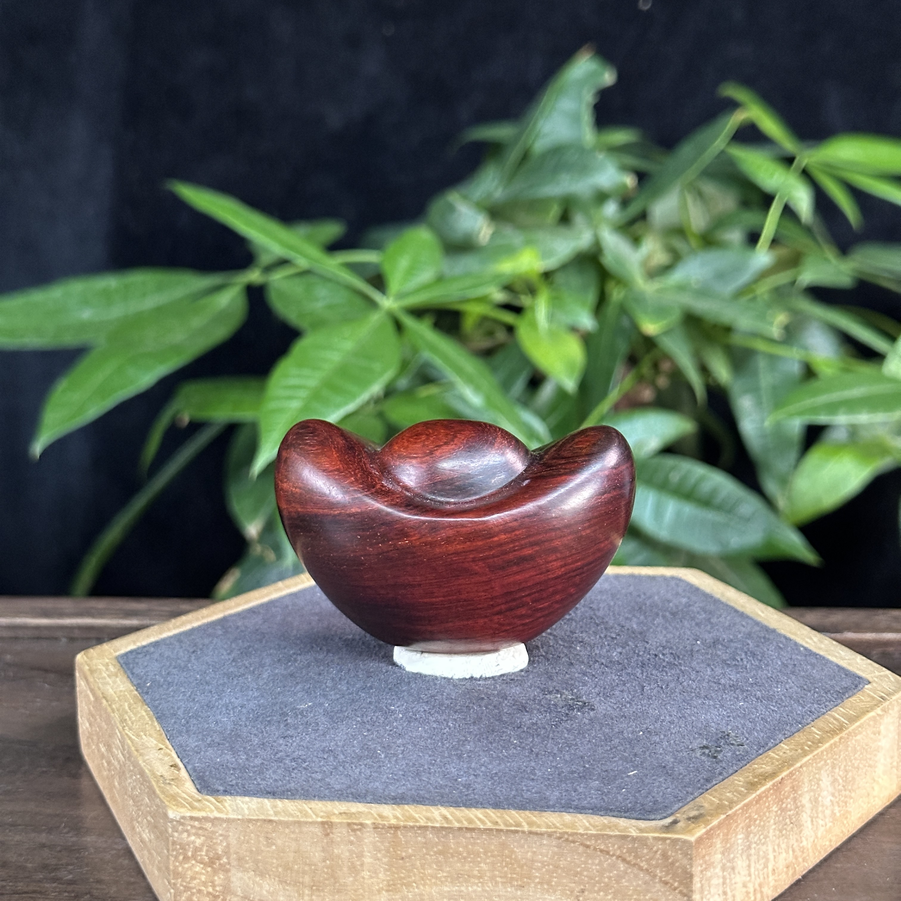 GXCX-4199 小叶紫檀元宝 约：58*36*41mm