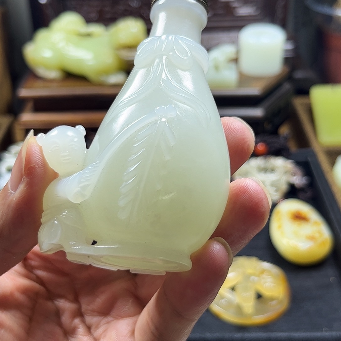 和田玉未镶嵌颈饰.***子