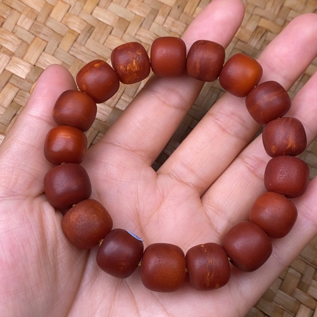 蜜蜡裸石未镶嵌蜜蜡