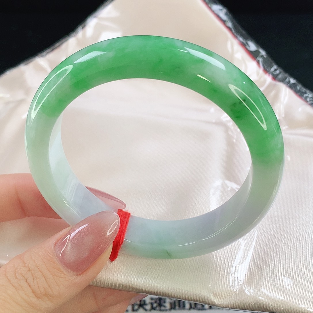 翡翠手镯未镶嵌154翡翠