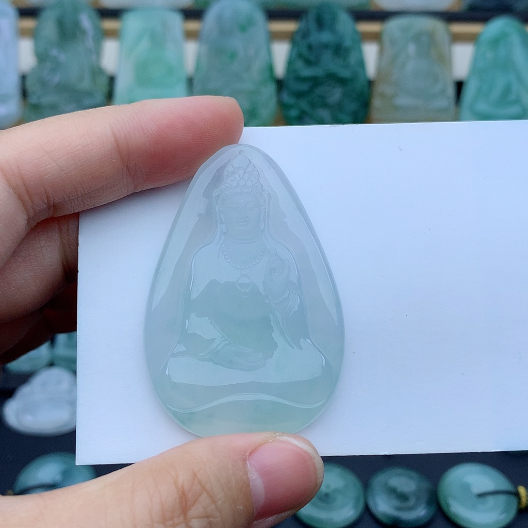 维***瑞翡翠未镶嵌颈饰观音