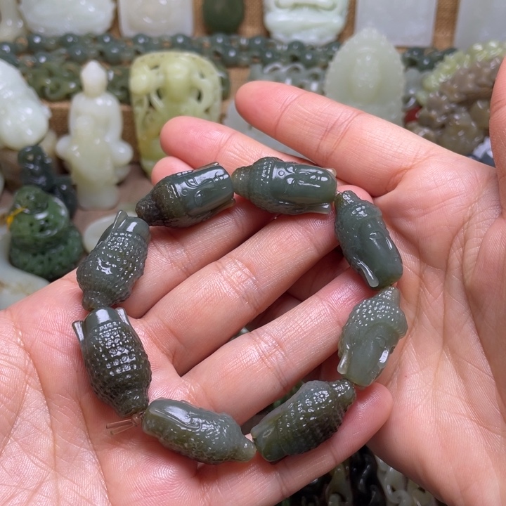 懂***得和田玉未镶嵌颈饰