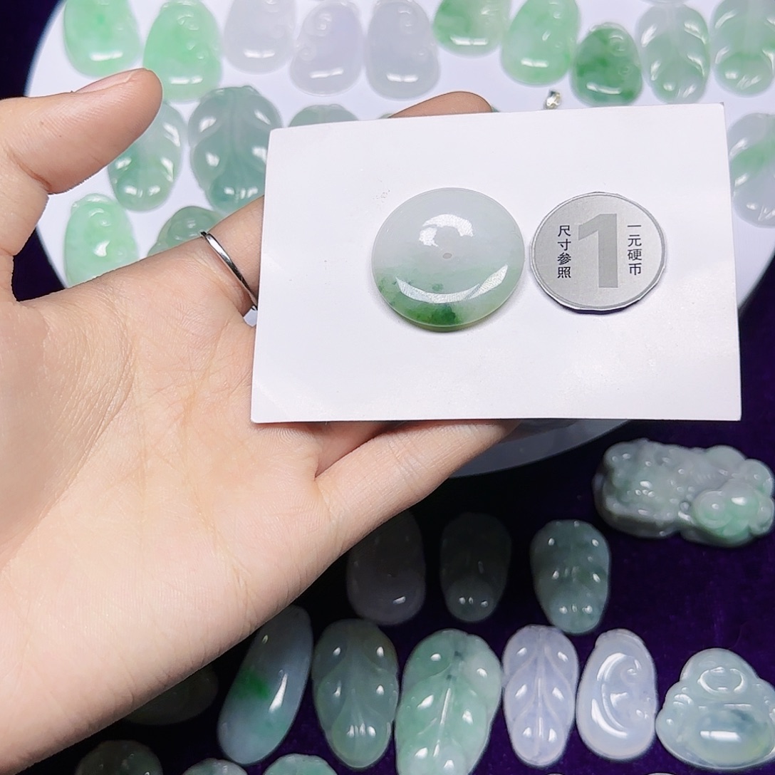 翡翠未镶嵌颈饰翡翠