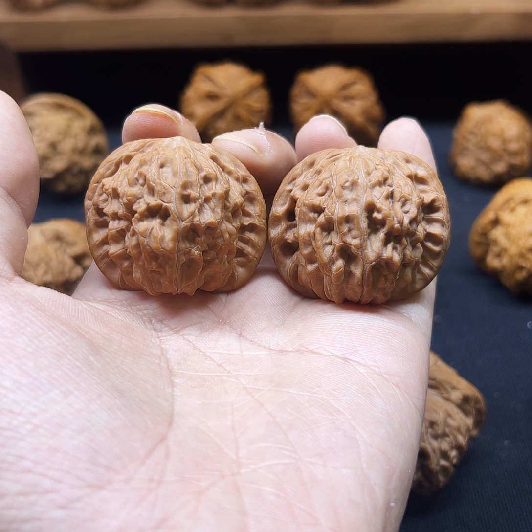 把件核桃山地正磨40全品红皮