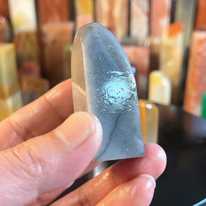 寿山石印石轻*?寿山印石