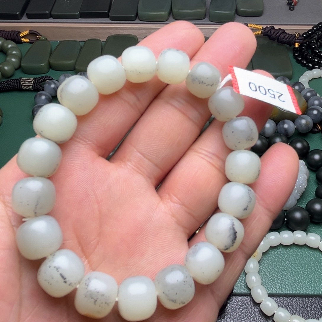 和田玉手链未镶嵌卡11