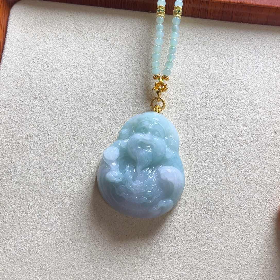 翡翠颈饰未镶嵌财神