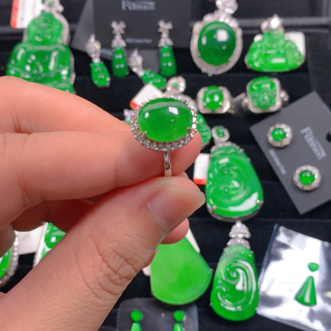 翡翠银S925镶嵌颈饰蛋面