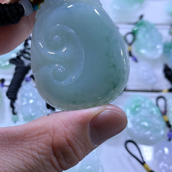 翡翠颈饰未镶嵌天然翡翠A货吊坠