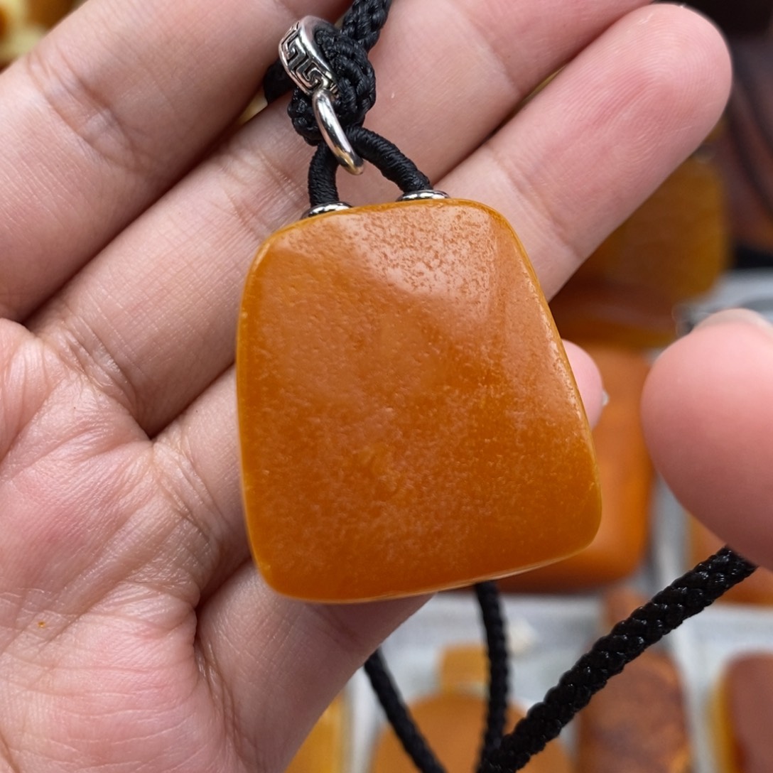 琥珀吊坠(赠链)未镶嵌