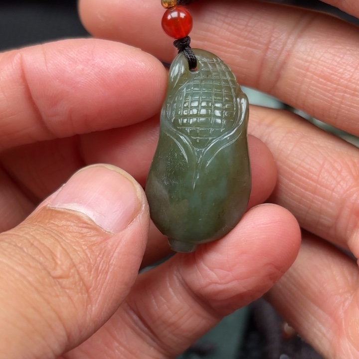 和田玉吊坠未镶嵌
