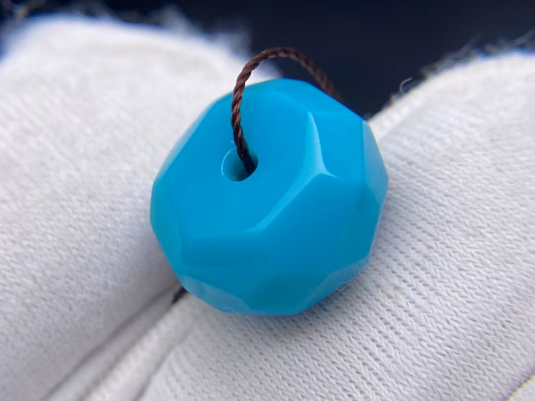 【无相珠】 高瓷玉化蓝料，尺寸11.5x6.5mm，重1.3克（193）