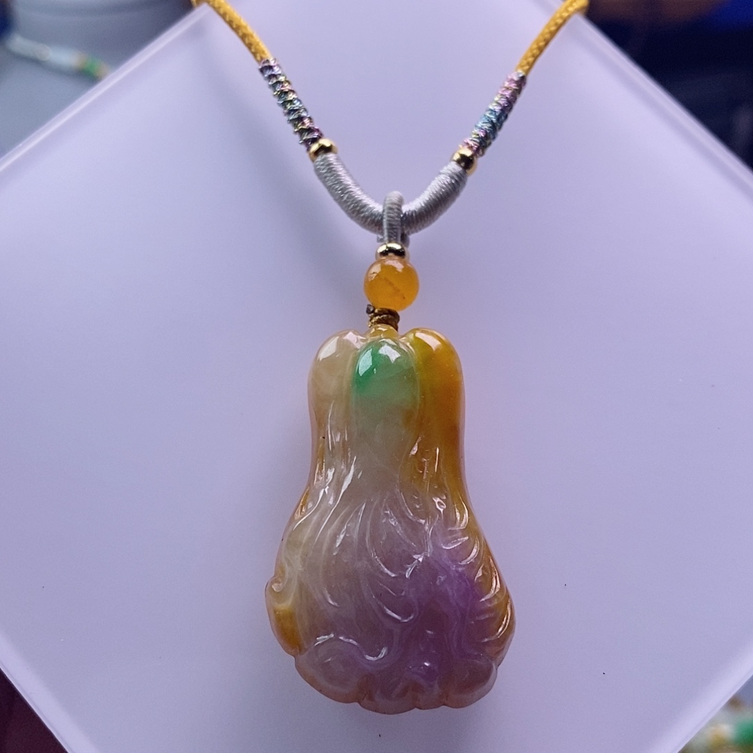 翡翠未镶嵌吊坠(赠链)