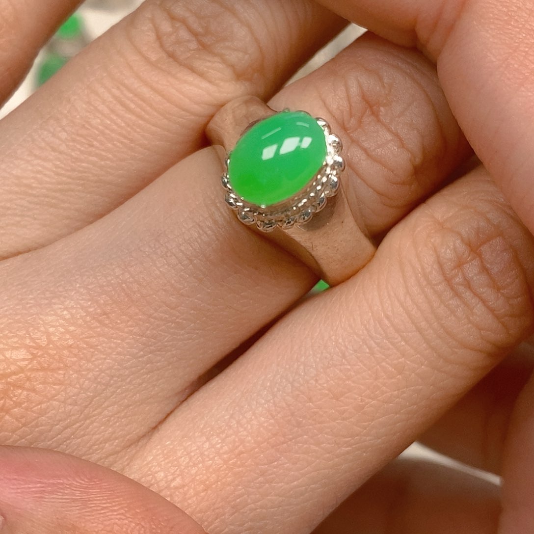 翡翠戒指未镶嵌翡翠