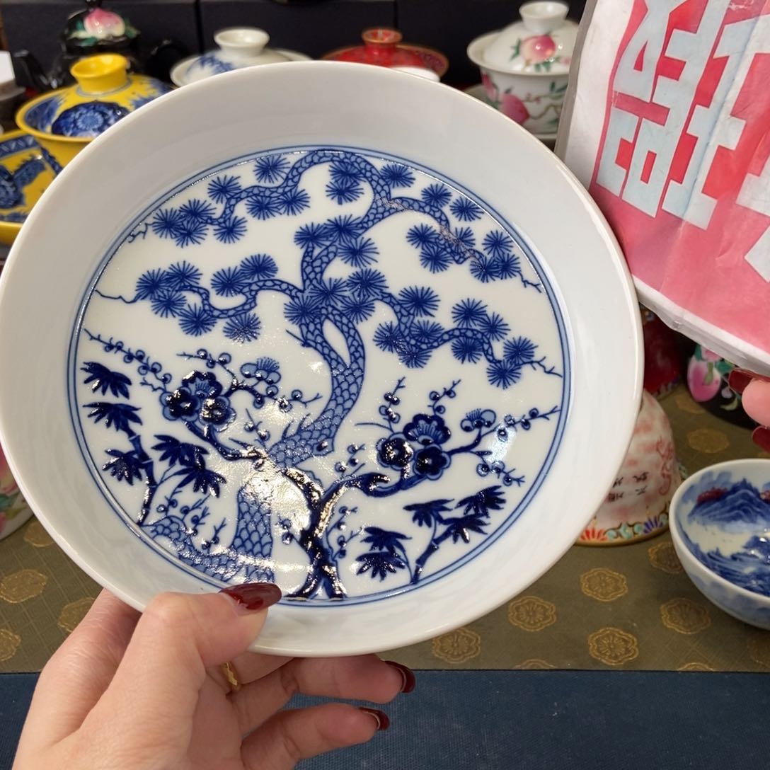 陶瓷艺术品市场信息显示，