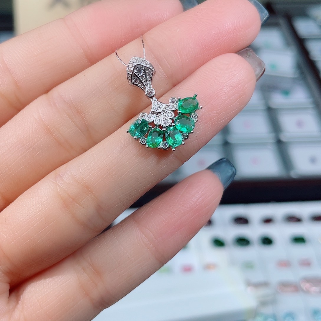 祖母绿吊坠(赠链)银S925镶嵌