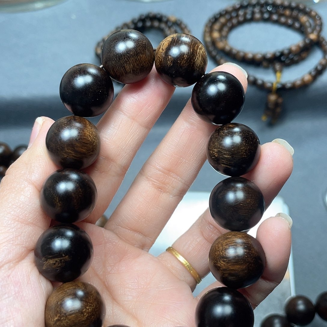 沉香手串一**茶白棋瘤疤1.6