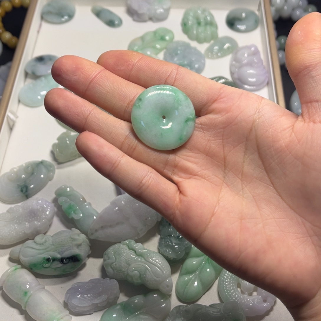 翡翠未镶嵌挂件21