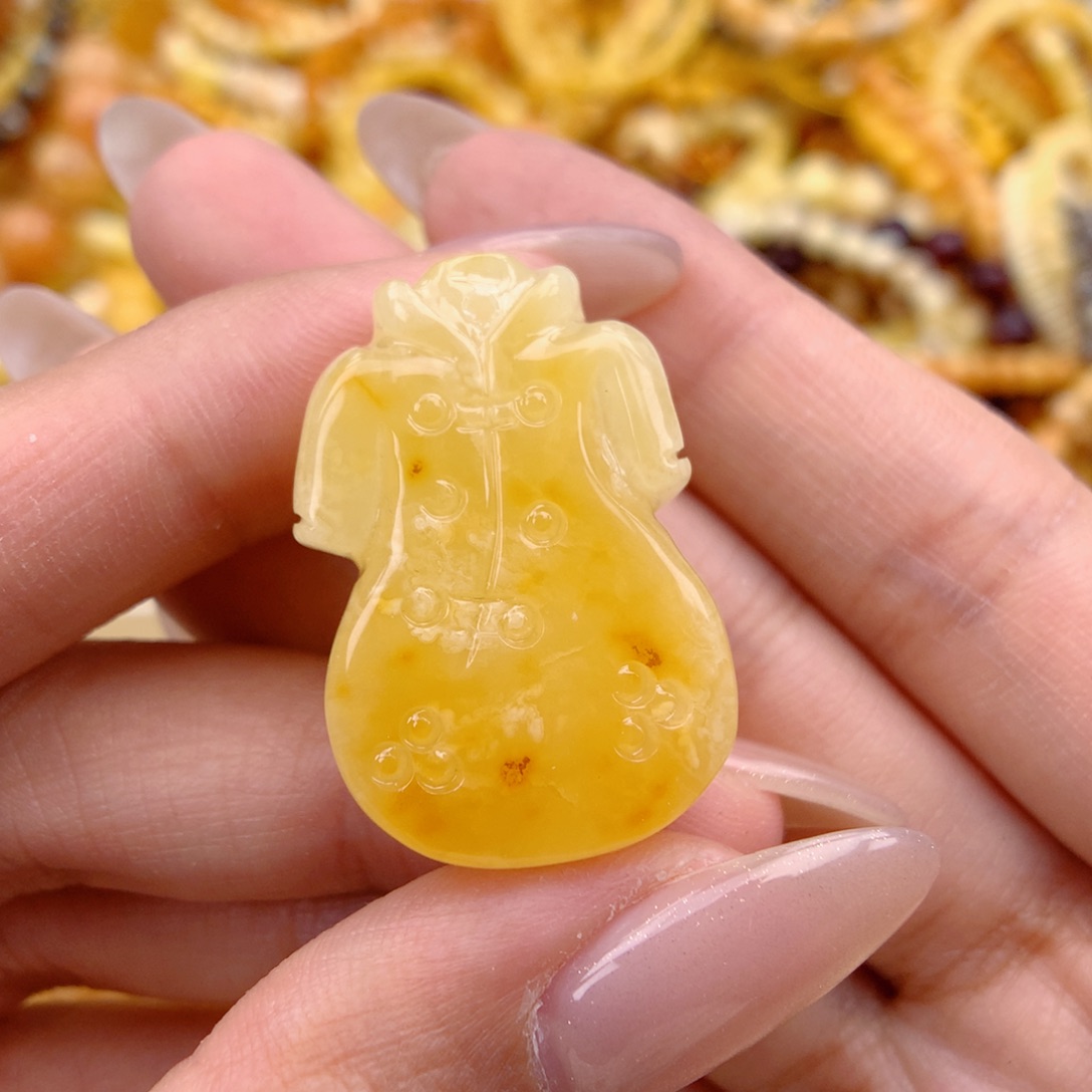 琥珀未镶嵌珠宝奇石