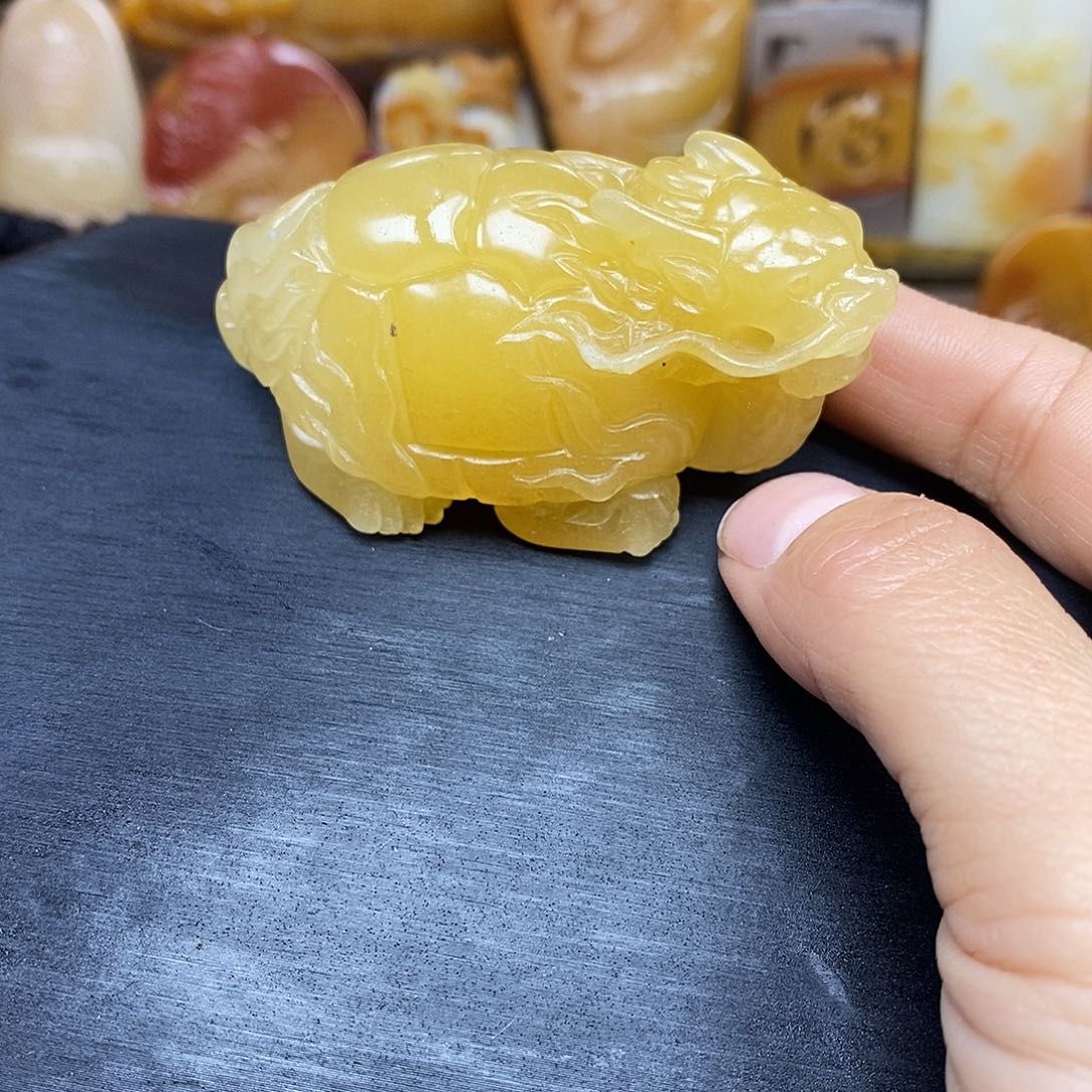 石英质玉（黄龙玉）颈饰未镶嵌