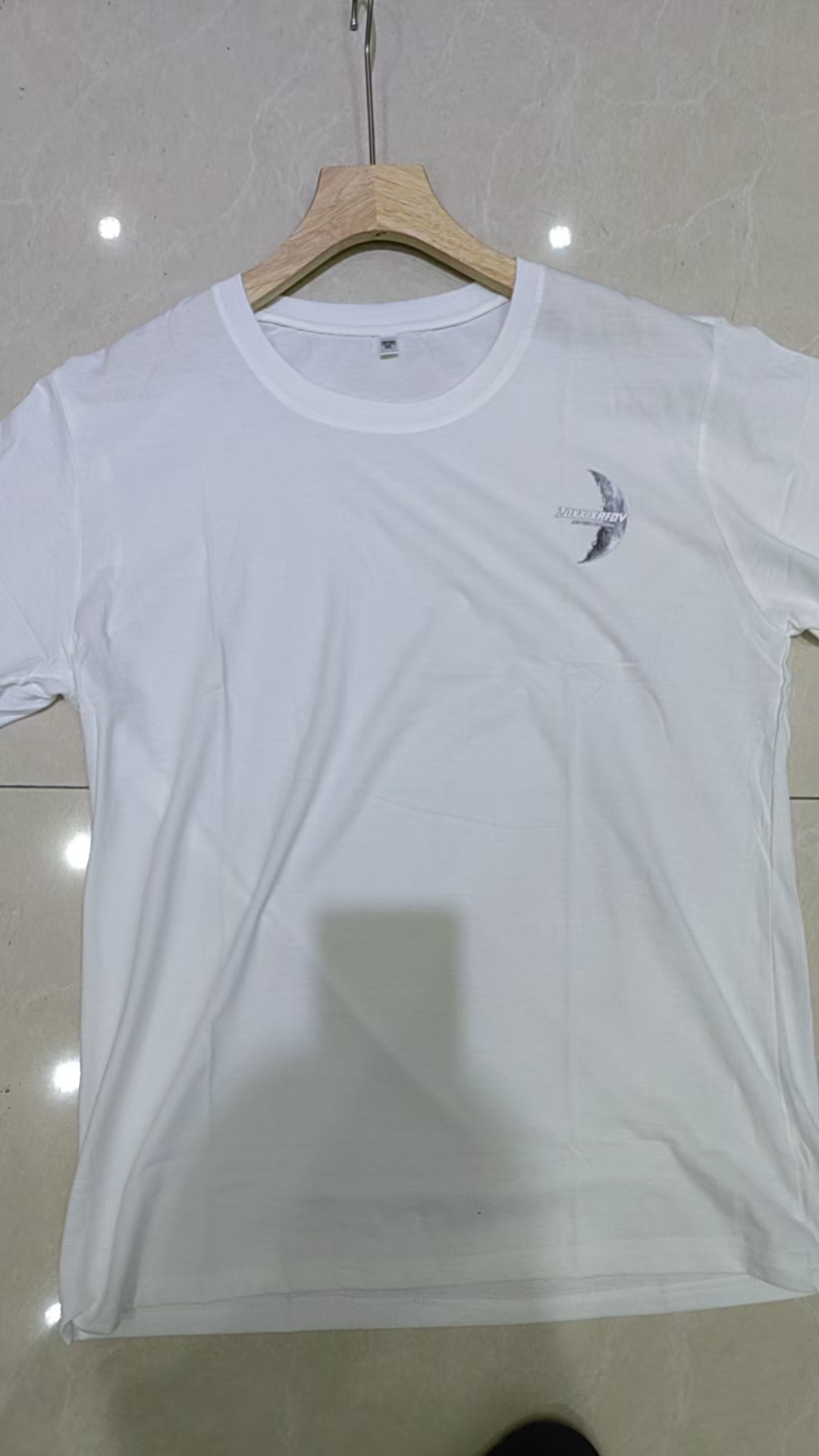 女士休闲白色体恤