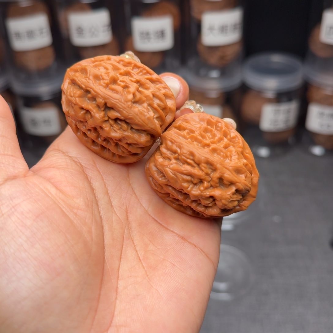 把件文玩核桃红锦鲤