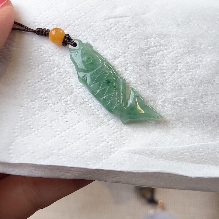 翡翠挂件未镶嵌大鲤鱼手机挂