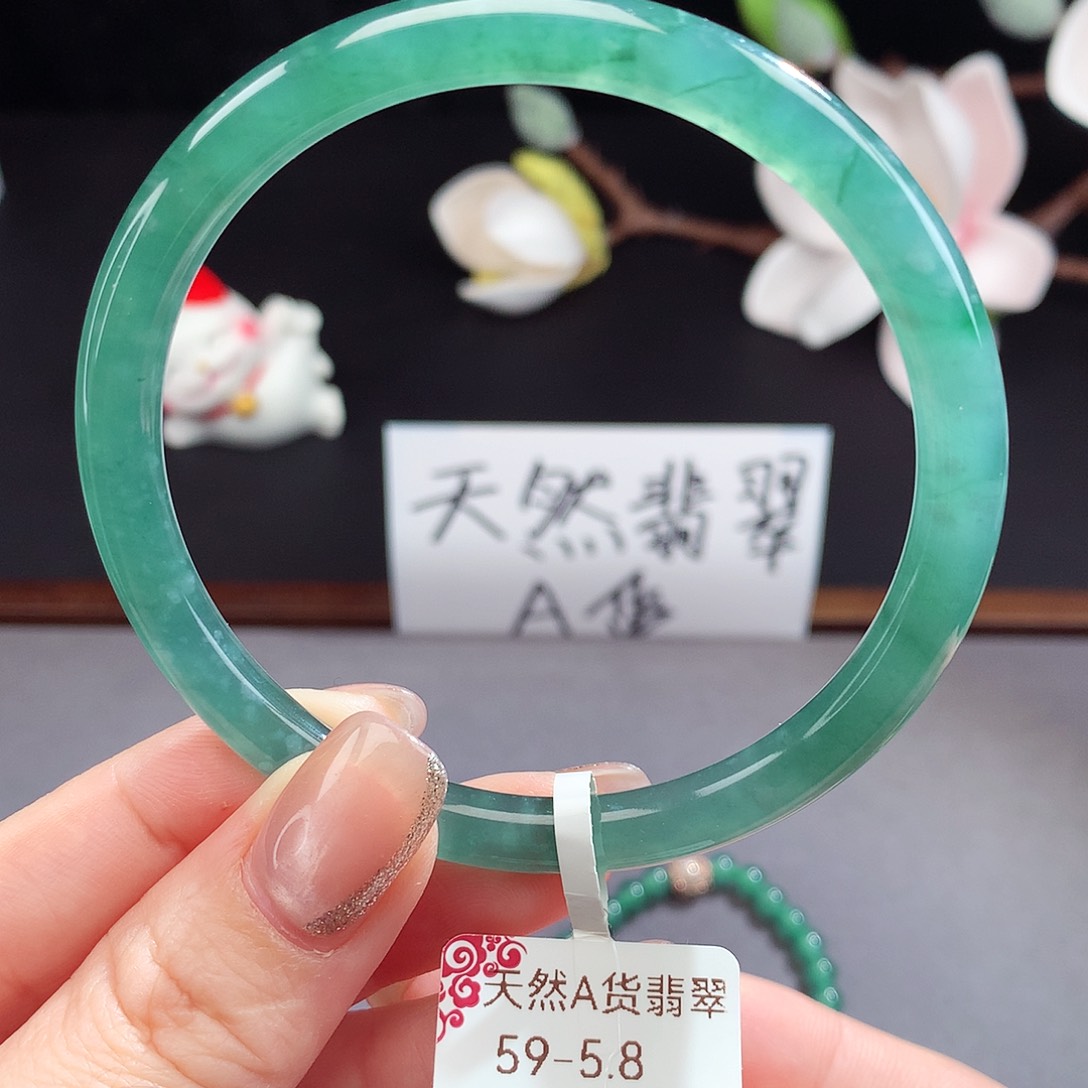 翡翠手镯（圆镯）未镶嵌
