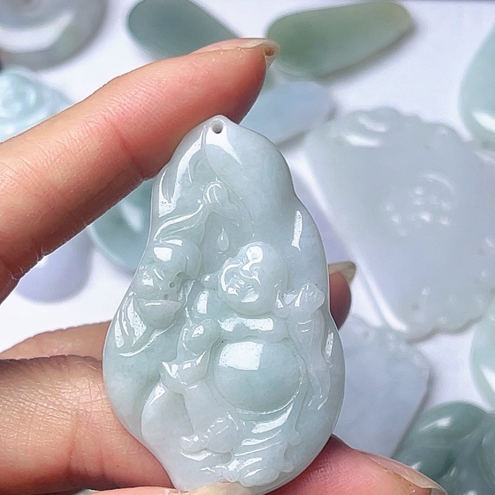 翡翠未镶嵌颈饰逍遥佛