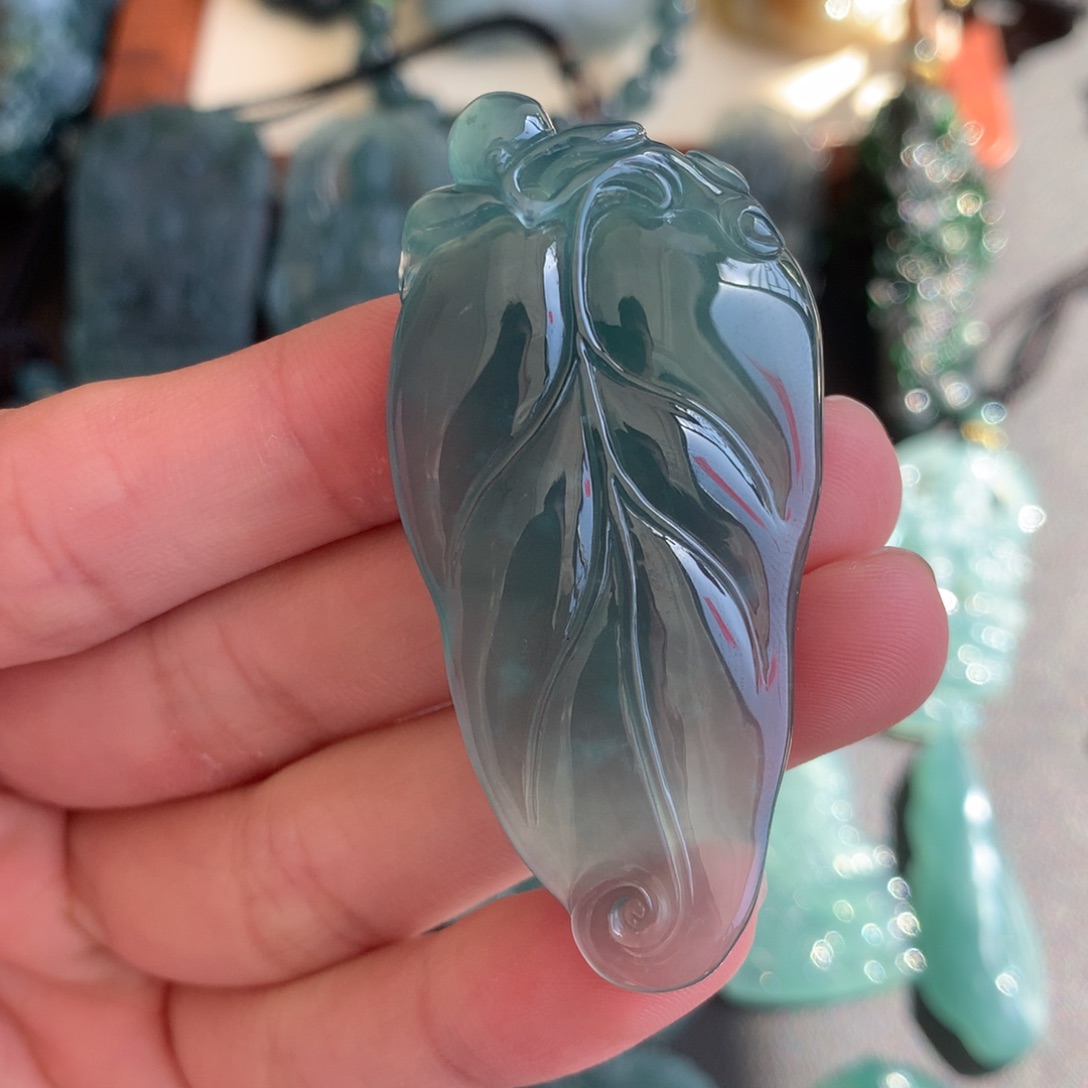 翡翠未镶嵌颈饰叶子