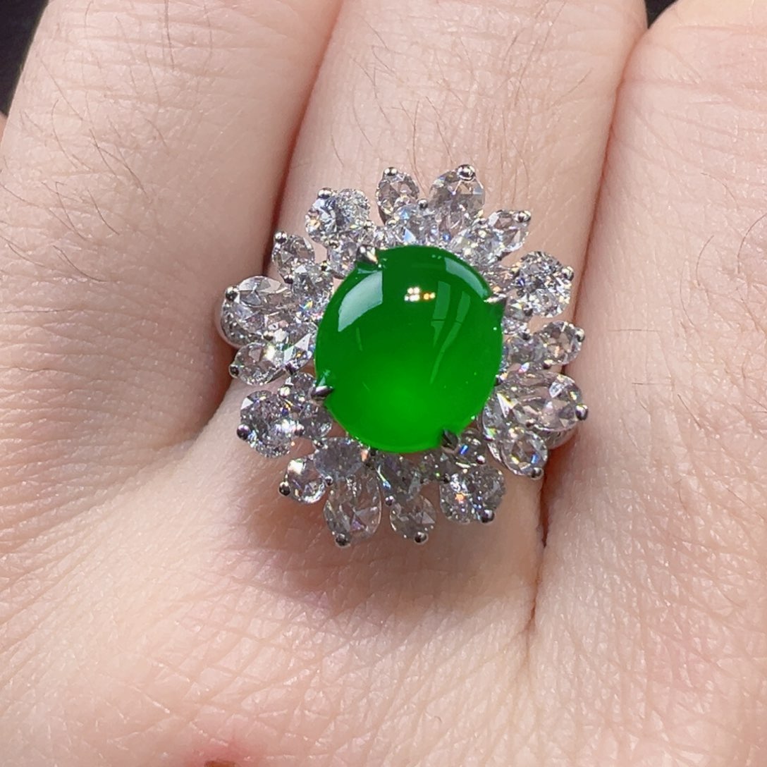 翡翠戒指18K金镶嵌戒指