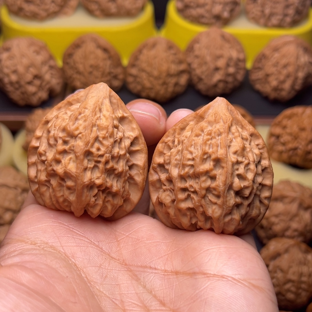 佛***系把件文玩核桃原树金牛38左右