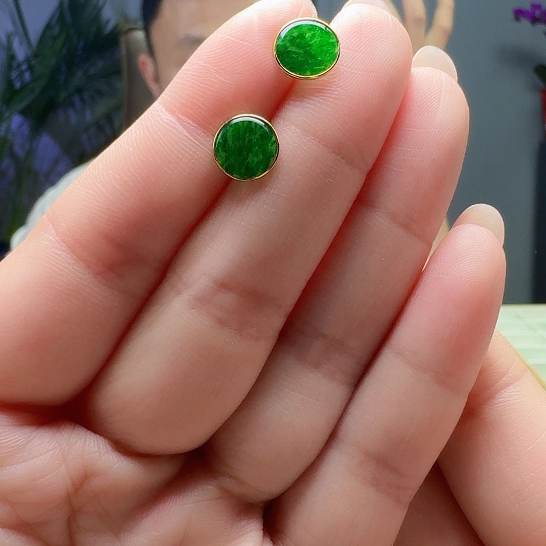 翡翠18K金镶嵌耳饰天然