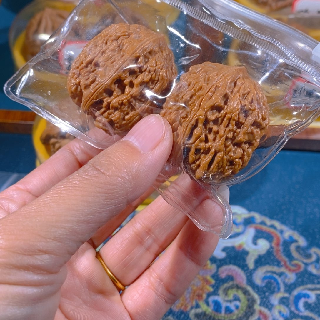 吊坠文玩核桃璞**窝滚石