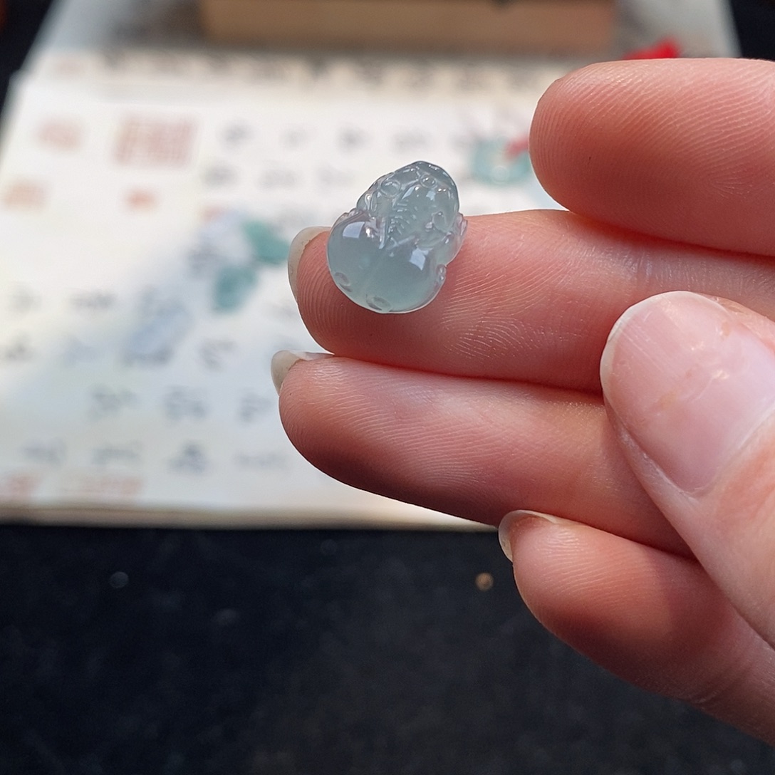 翡翠颈饰未镶嵌天然翡翠