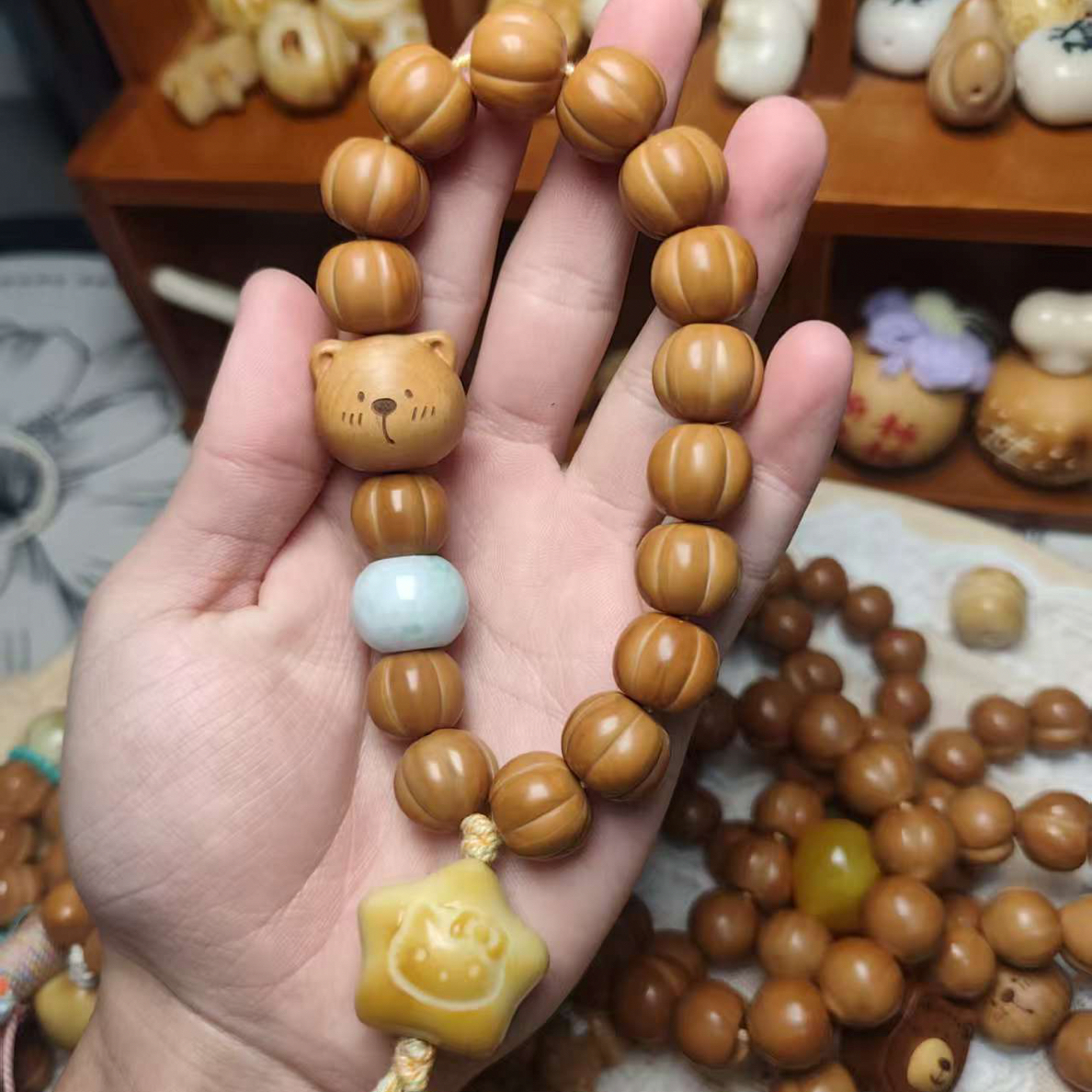 屁桃手持 全品猴头核桃精工雕刻-翡小熊