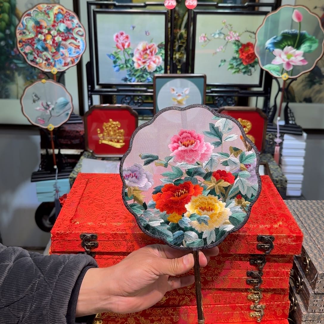 刺绣刺绣工艺精湛