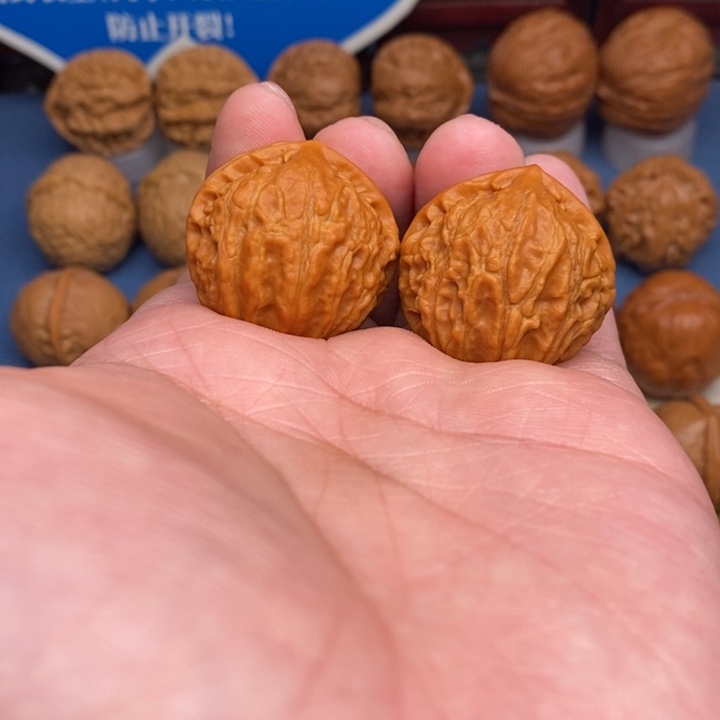 文玩核桃吊坠小官帽