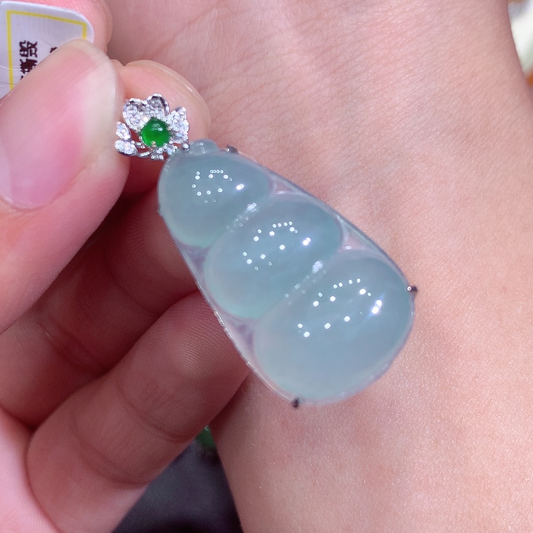 翡翠吊坠(不含链)18K金镶嵌