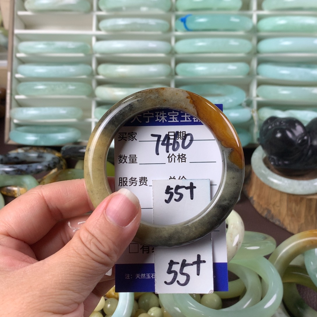 蛇纹石玉手镯未镶嵌7460