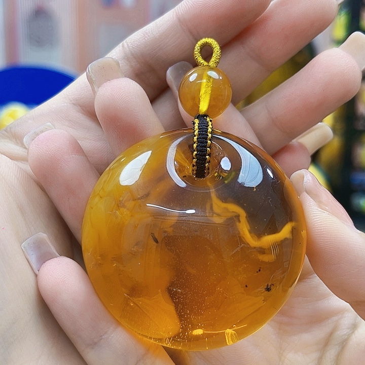 居***士琥珀未镶嵌颈饰吊坠