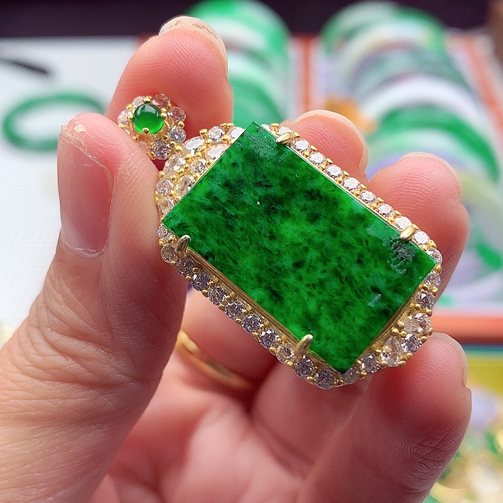 翡翠颈饰银S925镶嵌翡翠