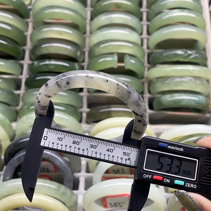 蛇纹石玉未镶嵌手镯369