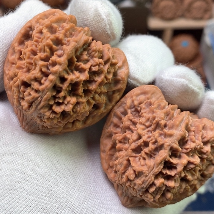 文玩核桃吊坠41全品货头山地红皮一比一原桩百花山满天星