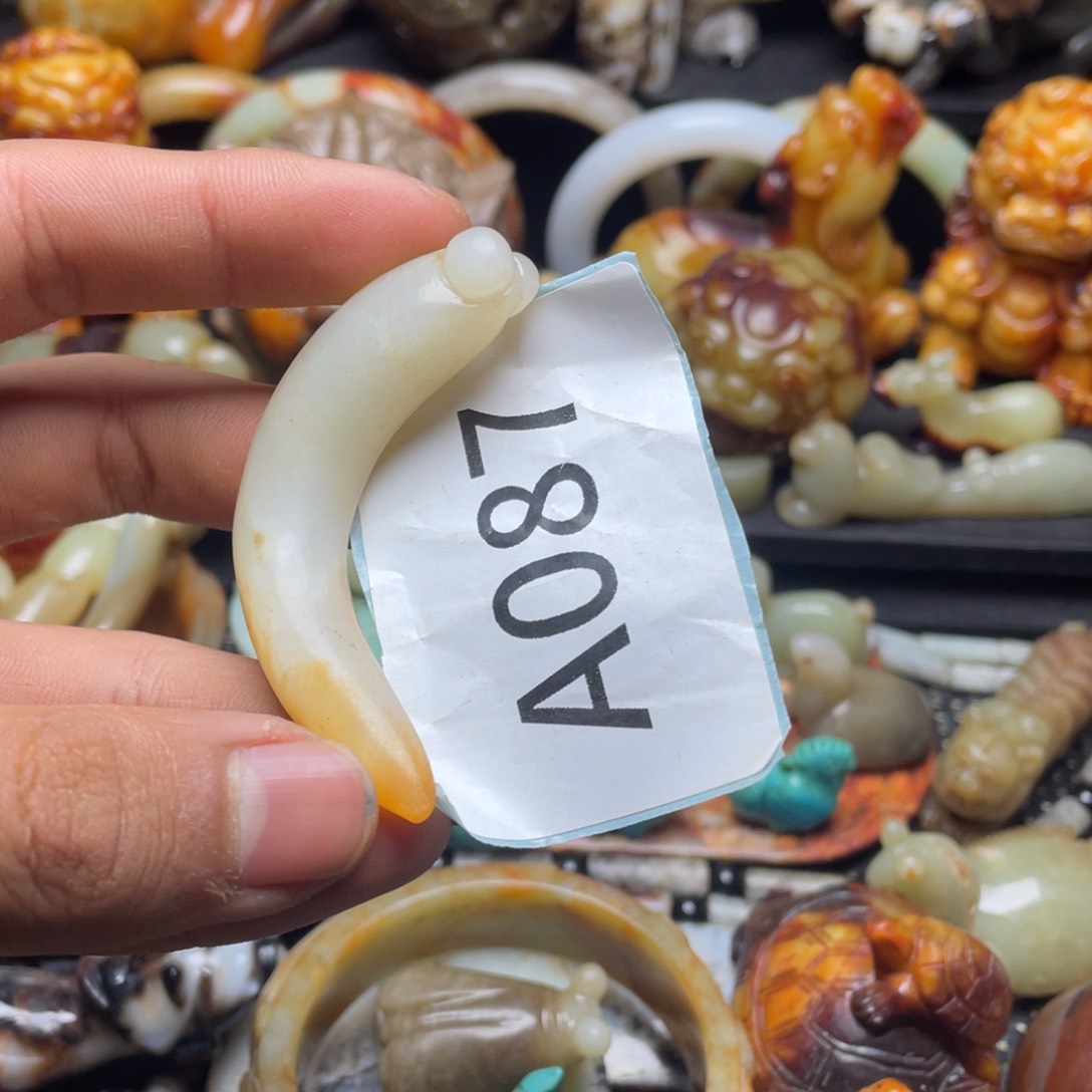 和田玉（糖玉）挂件未镶嵌