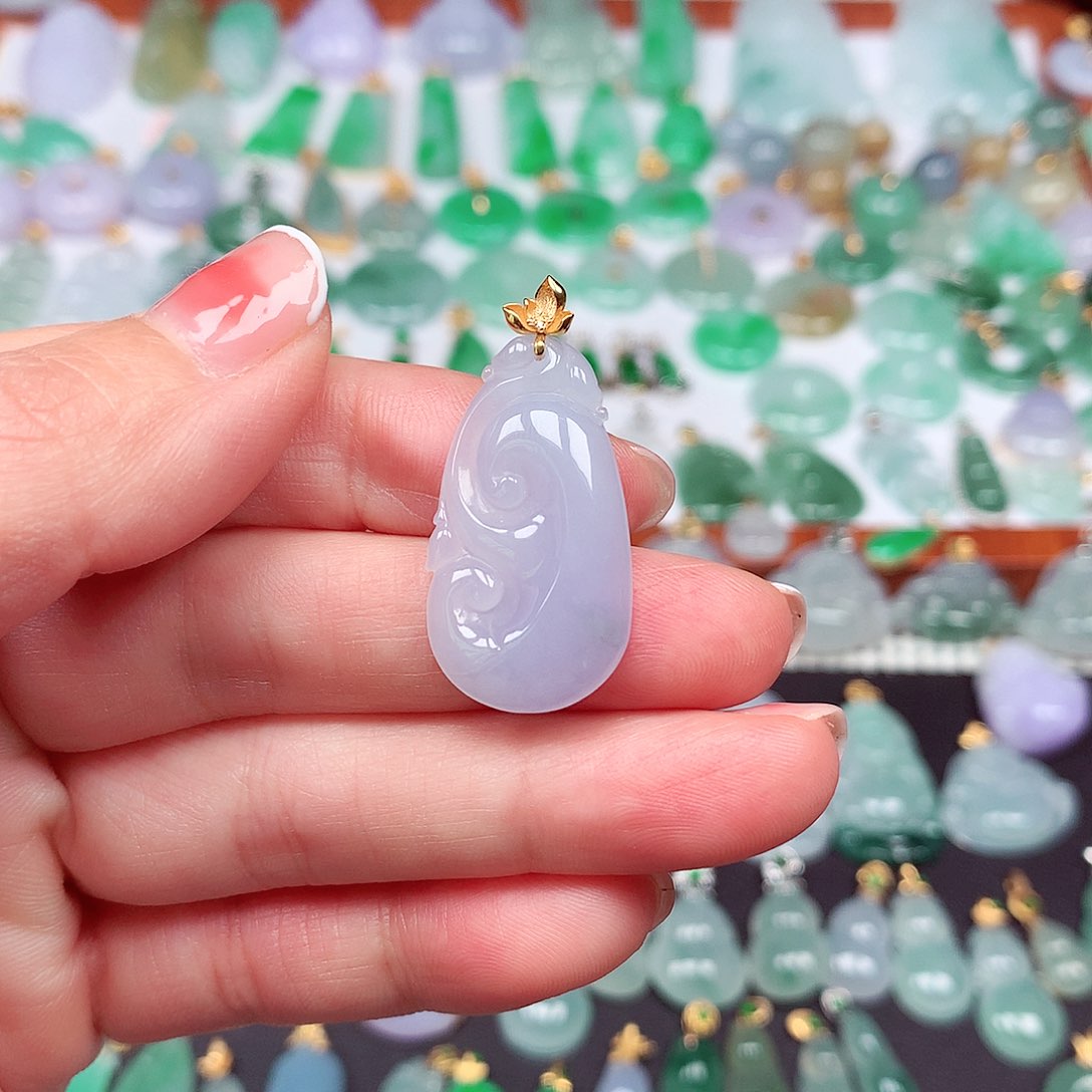 翡翠颈饰18K金镶嵌天然翡翠A货