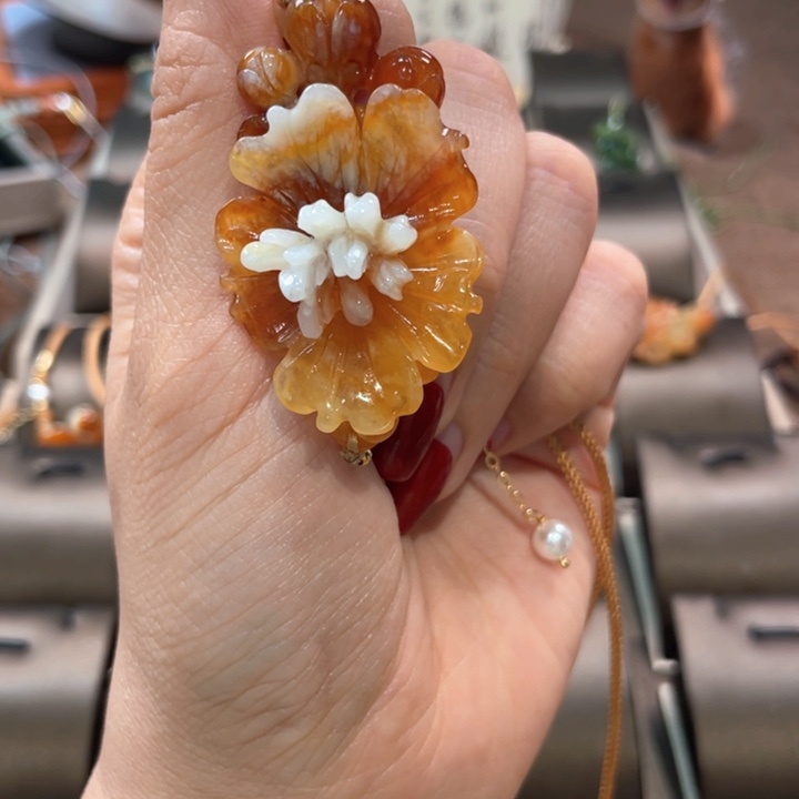 蛇纹石玉未镶嵌吊坠(赠链)