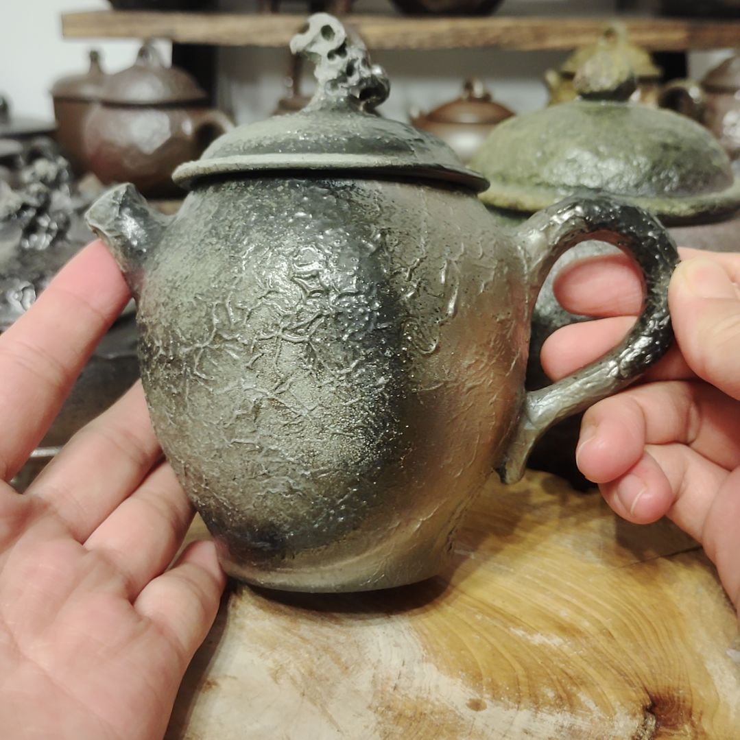 坭兴陶纯柴烧全手工碳化落灰太湖石茶壶280c